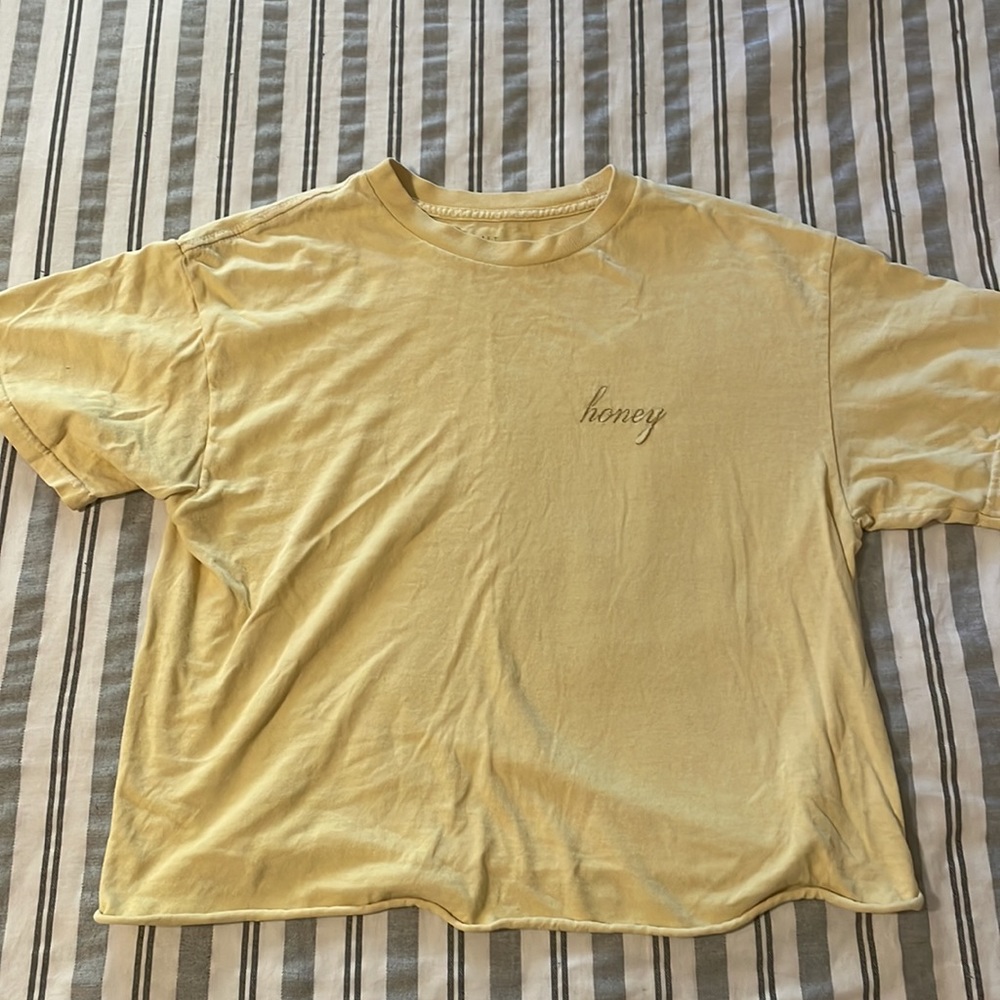 Brandy Melville honey 🍯 tee